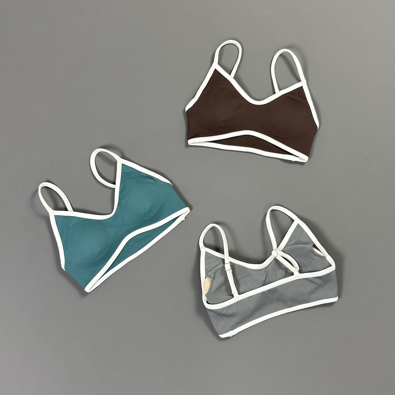 女性用コントラストラインヨガブラ Vネック ホワイトエッジ  - Yoga Và Fitness のレビューと価格