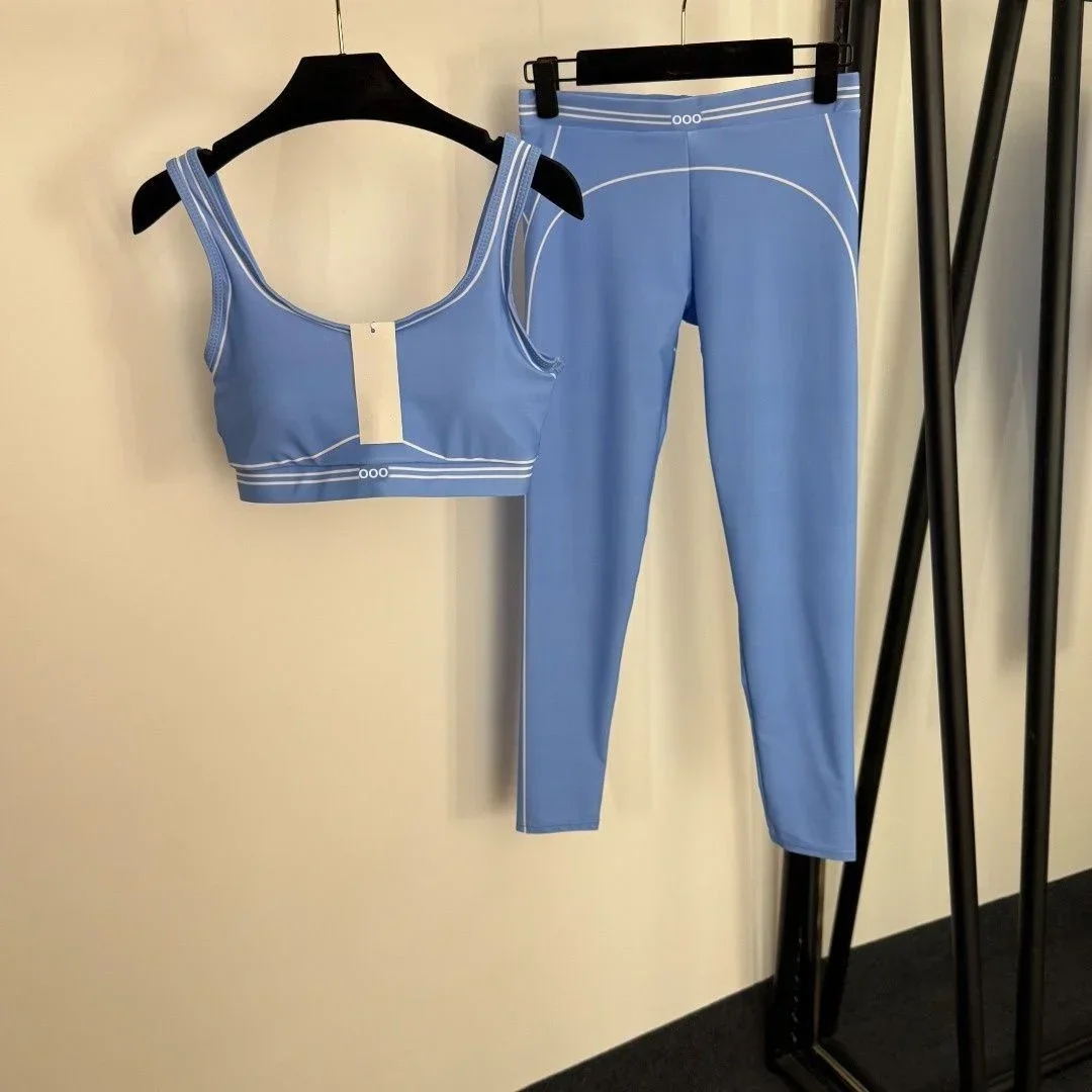 タンクトップとパンツのツーピース、通気性のあるストレッチ素材 - Yoga Và Fitness のレビューと価格